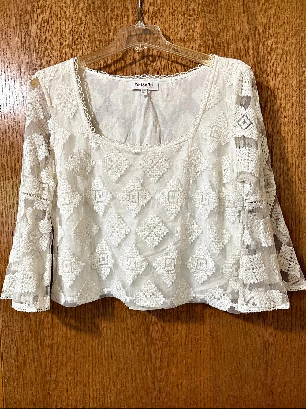 Shyanne Women's XL Long Bell Sleeve Geometric Lace Design Creamy White Blouse